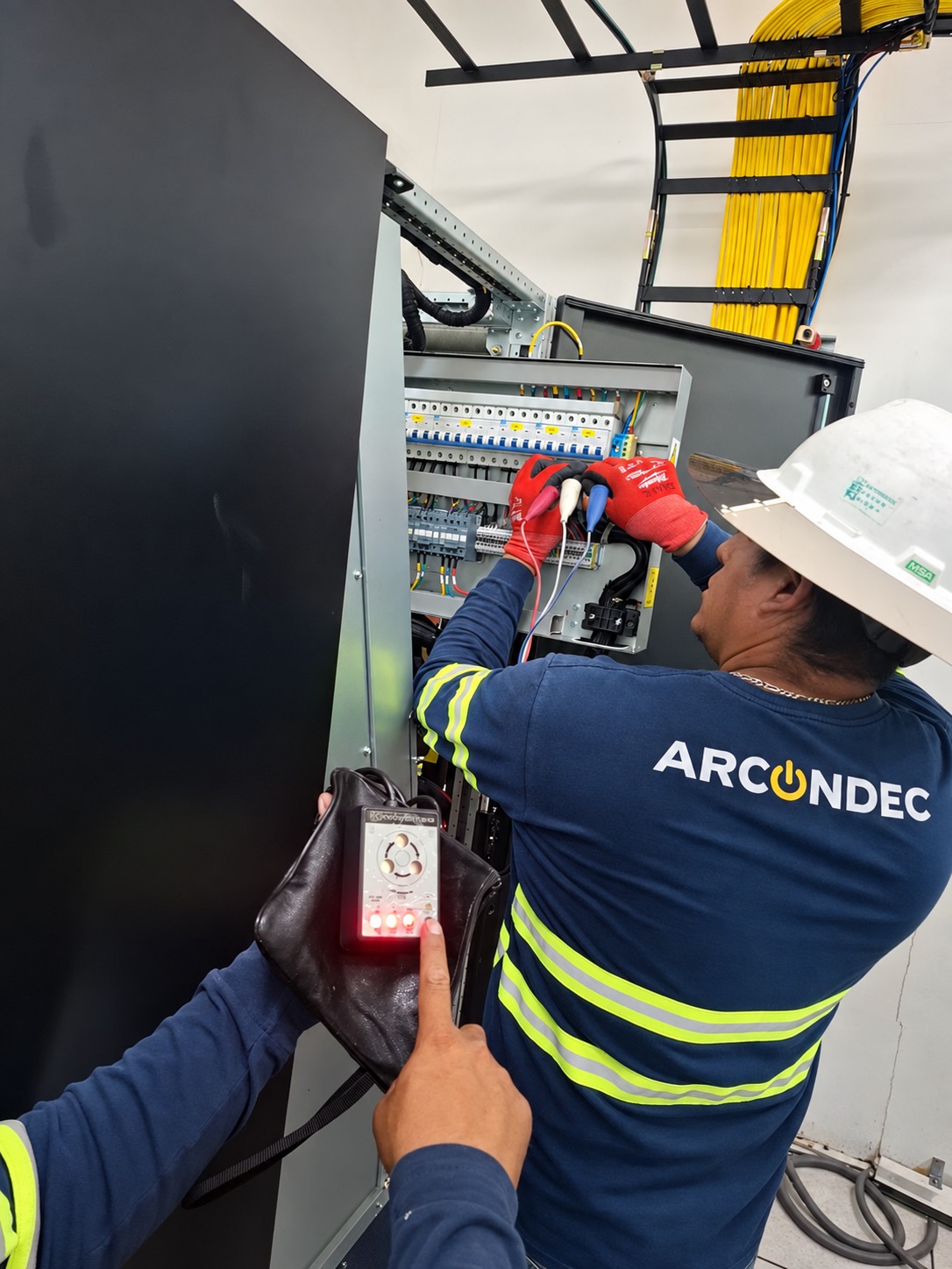 Verificación eléctrica en equipo de climatización