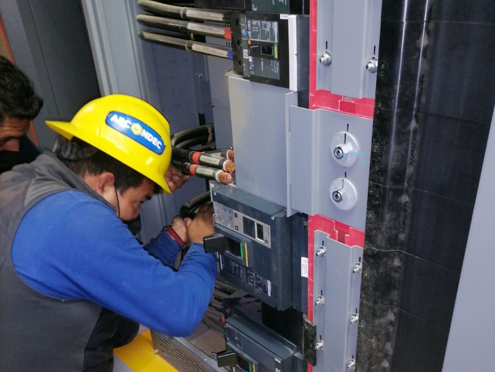 Alternating current (AC) solutions — Grupo Arcondec