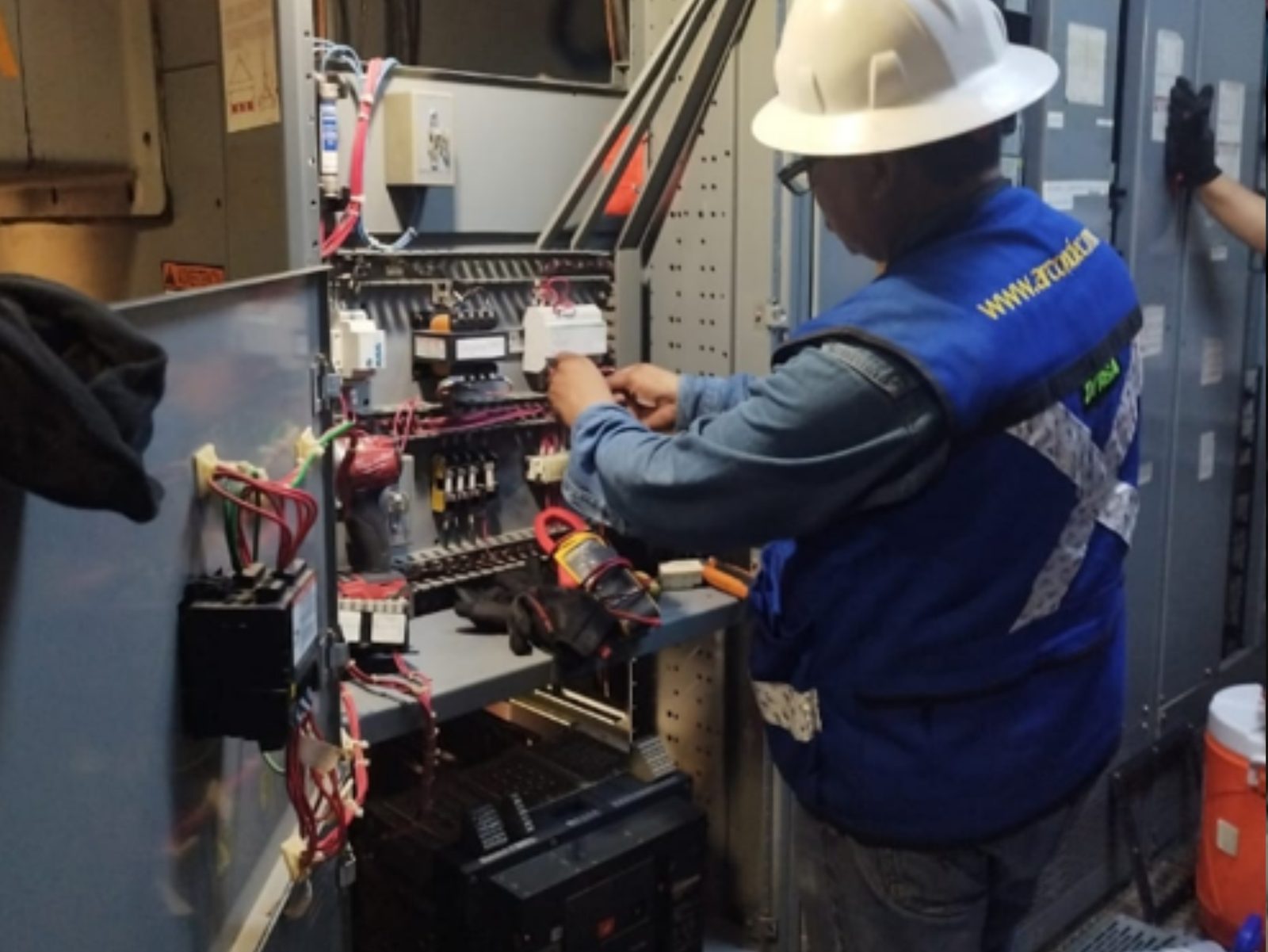 Alternating current (AC) solutions — Grupo Arcondec