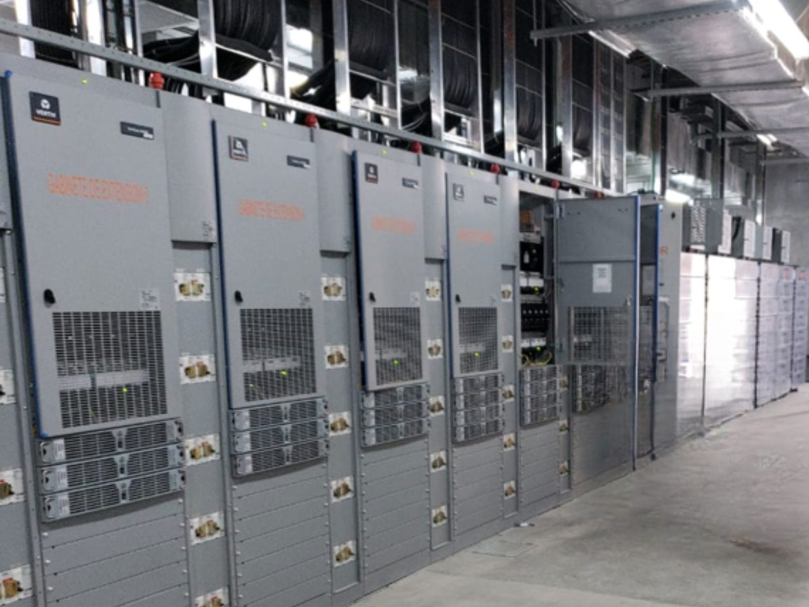 Electrical solutions for data centers and industry — Grupo Arcondec
